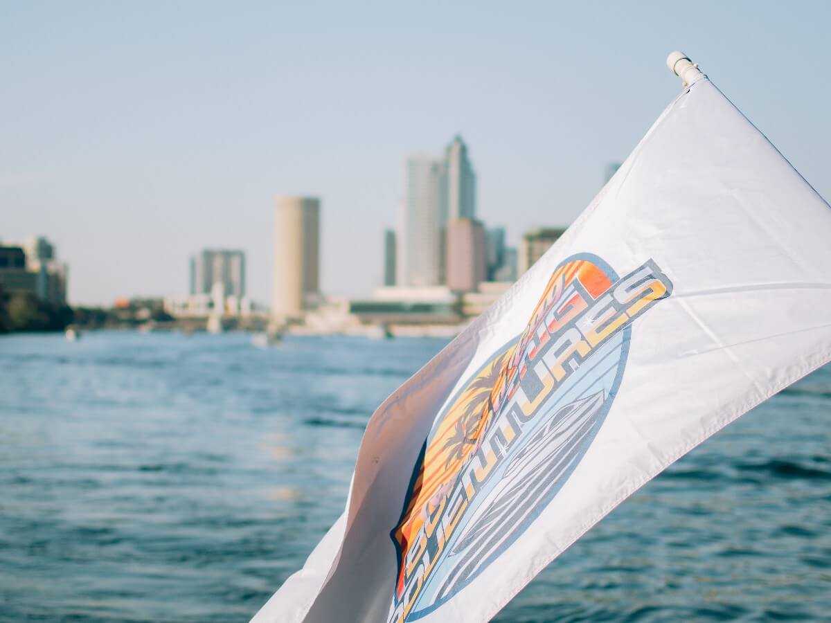 flag-downtown-tampa-background