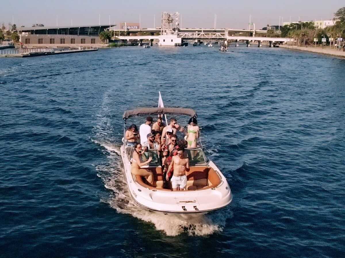 overhead-shot-boat-hillsborough-river